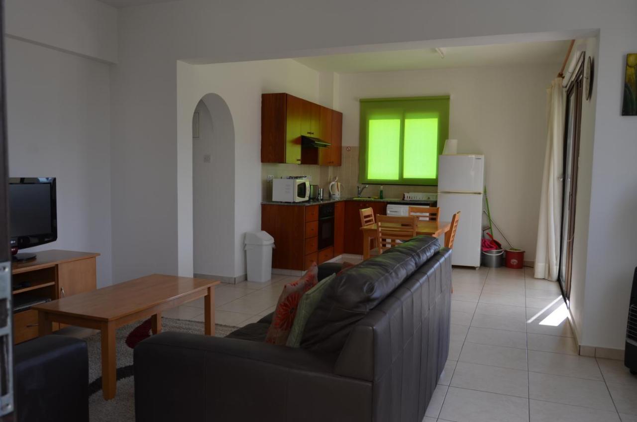 Faros Beach Apartment A102 Paphos Exterior foto