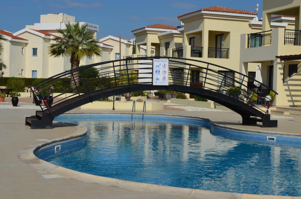 Faros Beach Apartment A102 Paphos Exterior foto
